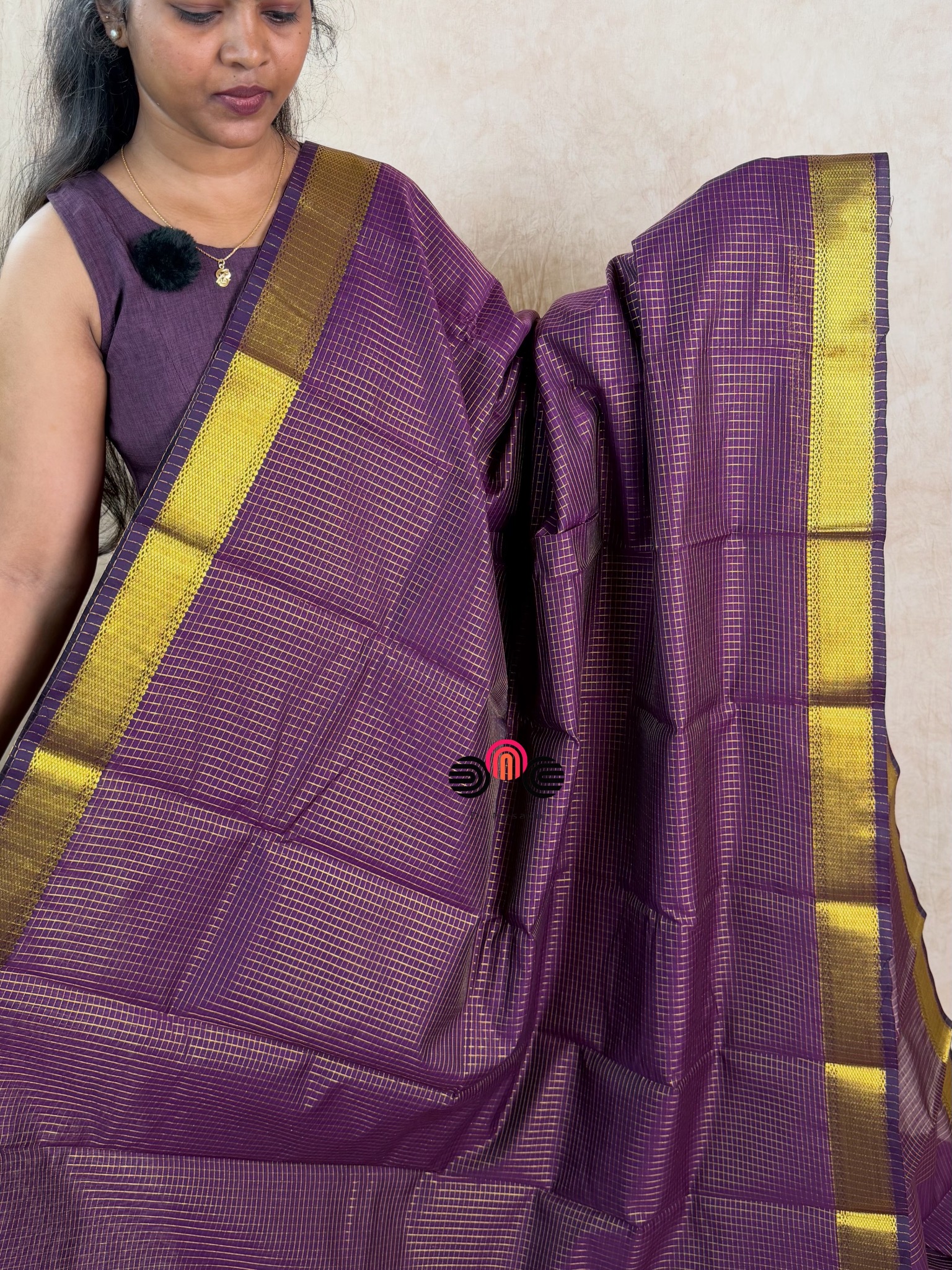 Maheshwari Semi Silk Cotton Saree - Dii041