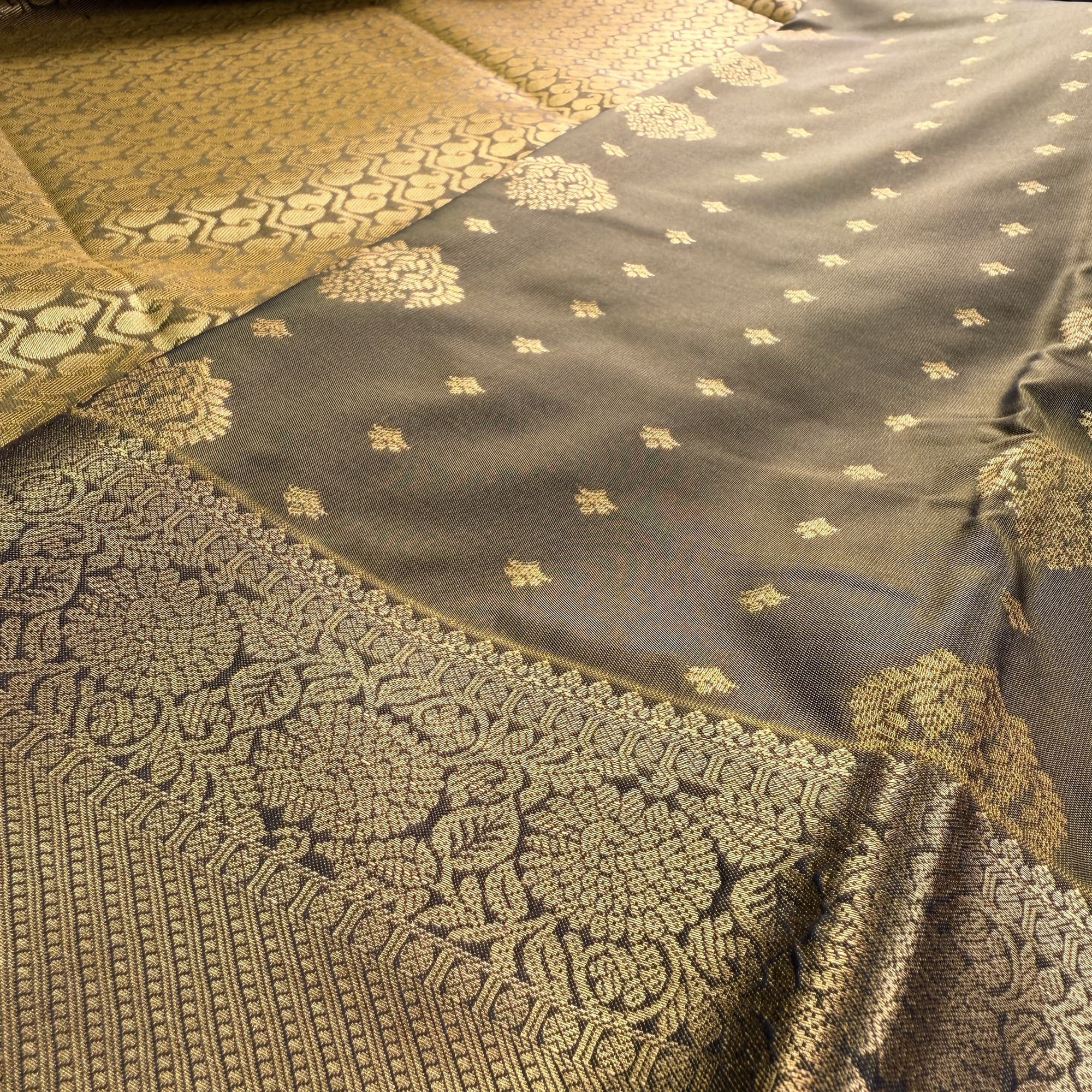 Premium Kanchi Soft Silk Saree - Dii006